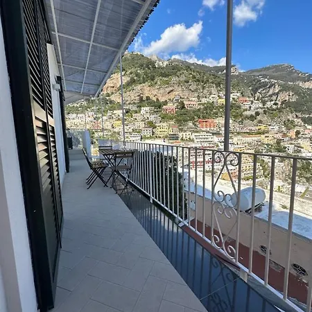Queen View - No Kitchen * Positano
