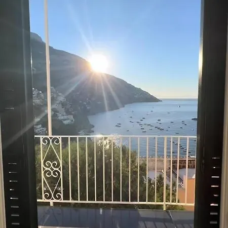 Queen View - No Kitchen * Positano