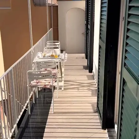 Queen View - No Kitchen דירה *